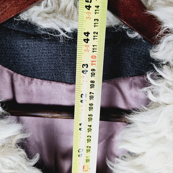 VINTAGE | union made fur collar long trench lined coat - Picture 11 of 11